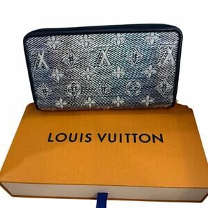 Louis Vuitton Monogram Jacquard Zippy Wallet